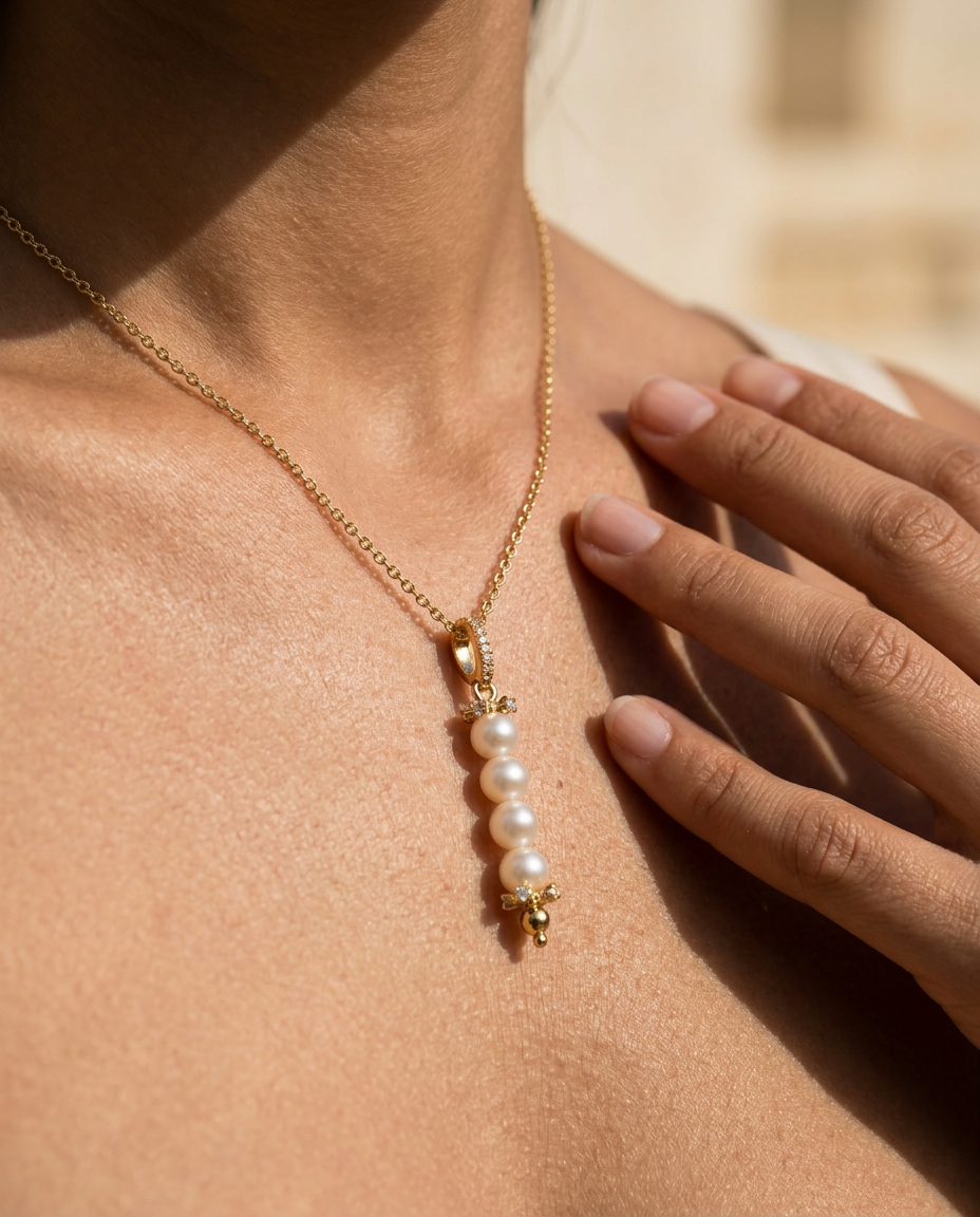 The Elizabeth Pearl Pendant