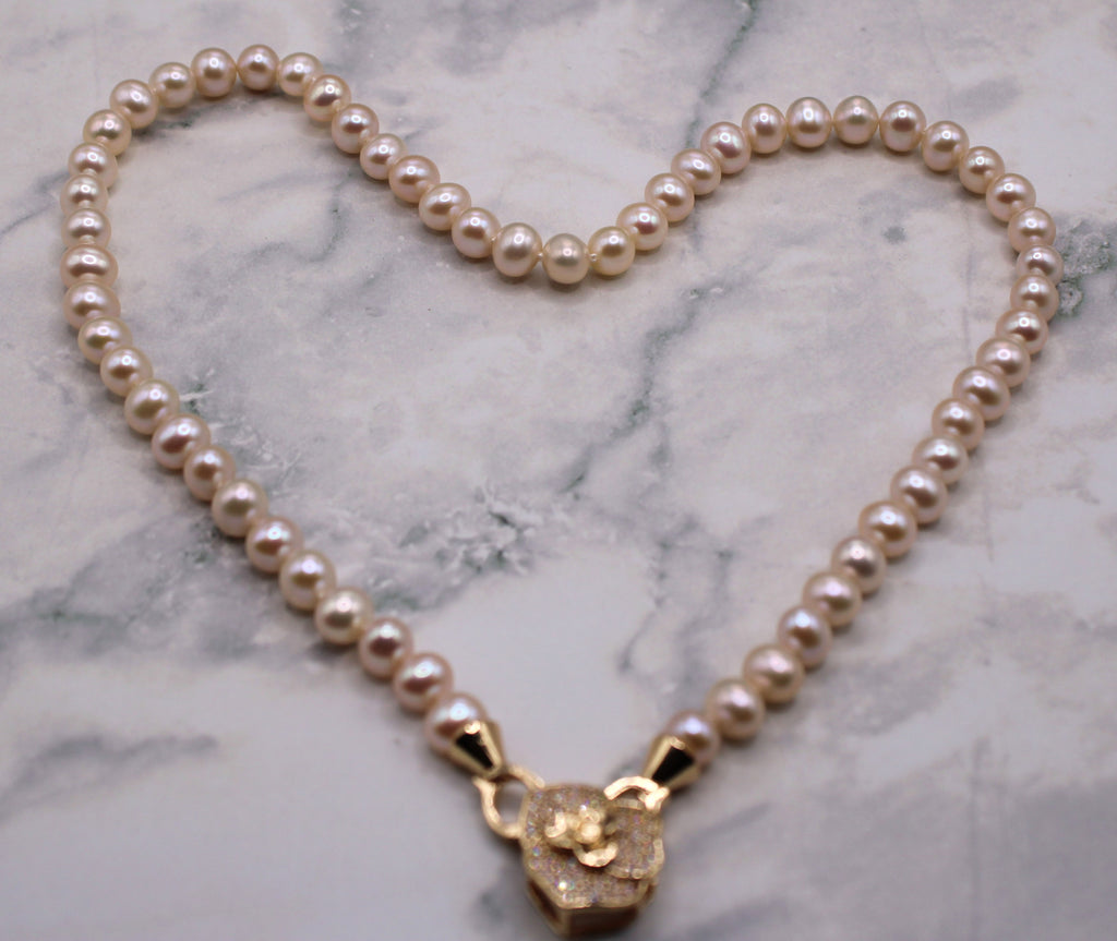 Classic Pearl Necklace