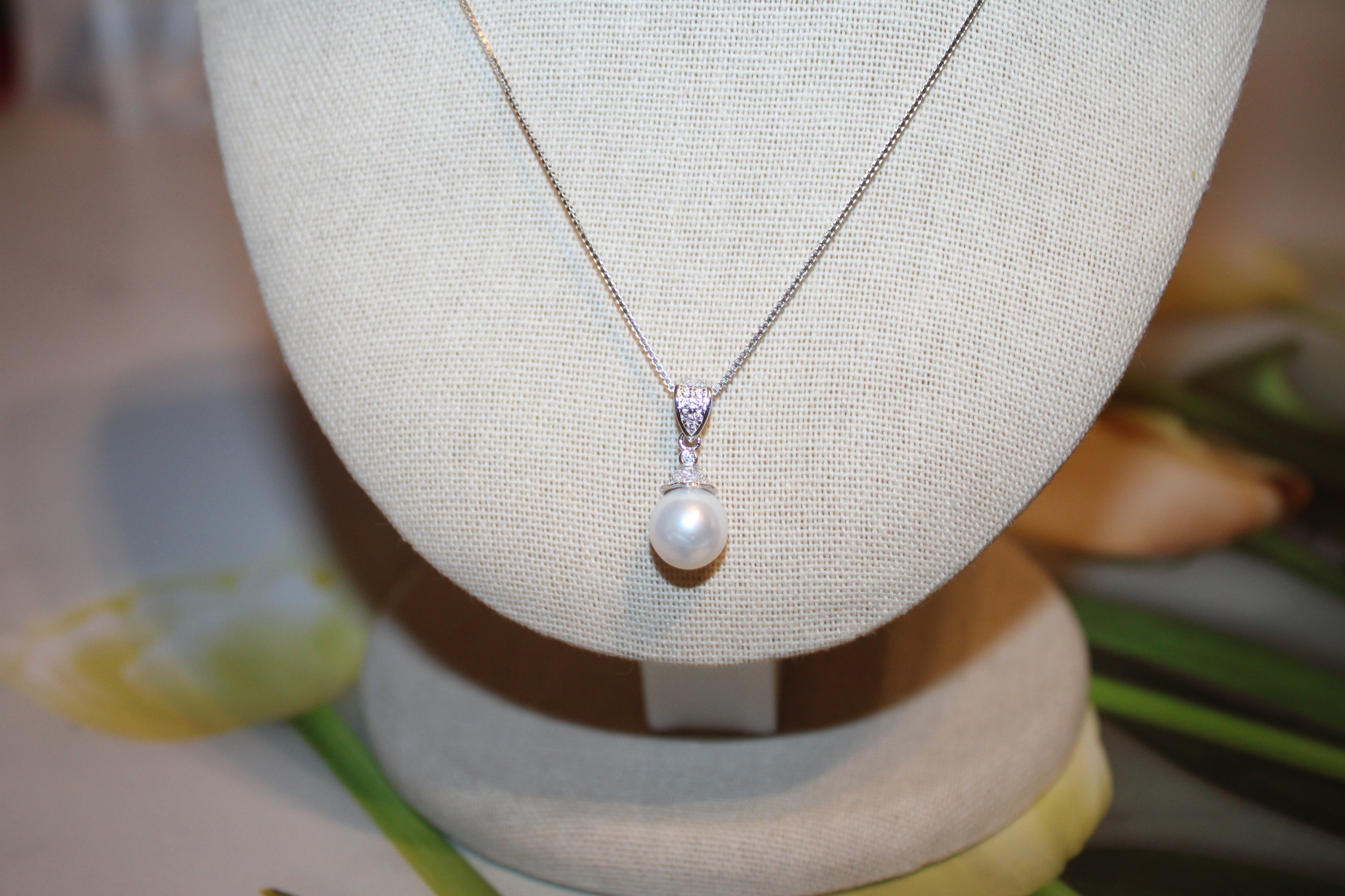 Edison Pearl Flower Pendant